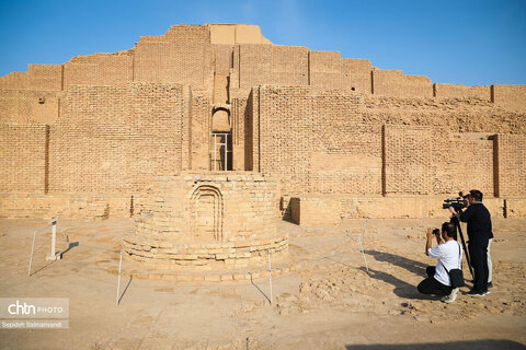گشت خبرنگان داخلی و خارجی در محوطه میراث جهانی چغازنبیل