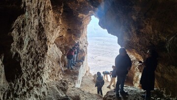 بازدید کارشناسان پژوهشگاه میراث‌فرهنگی و گردشگری از کاوش‌های غار زل هستیجان