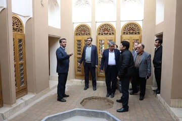 بازدید معاون عمرانی استاندار از آخرین مراحل مرمت عمارت تاریخی پاپلی