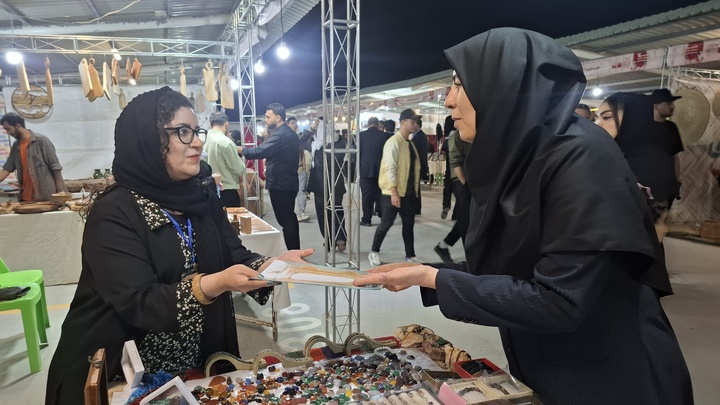 تجلیل از هنرمندان هفتمین نمایشگاه سراسری صنایع‌دستی هرمزگان