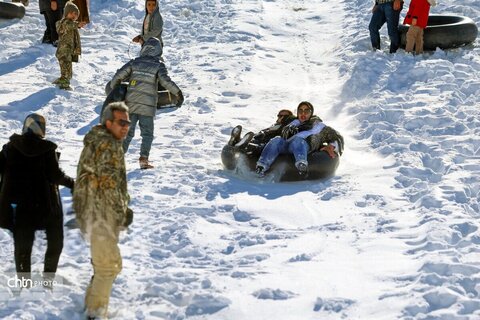 تفریحات زمستانی در پیست اسکی بارده