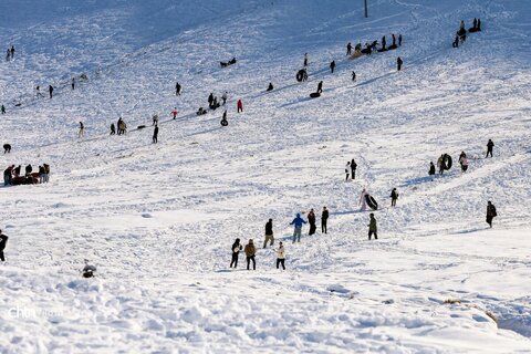 تفریحات زمستانی در پیست اسکی بارده