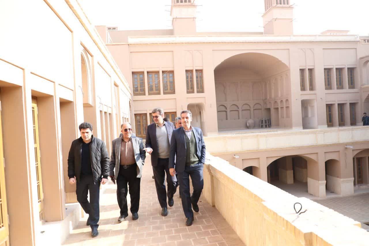 بازدید معاون عمرانی استاندار از آخرین مراحل مرمت عمارت تاریخی پاپلی