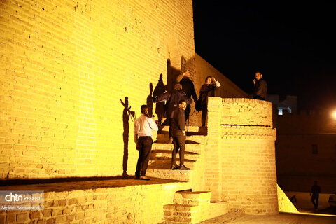 گشت خبرنگاران داخلی و خارجی در قلعه و موزه شوش