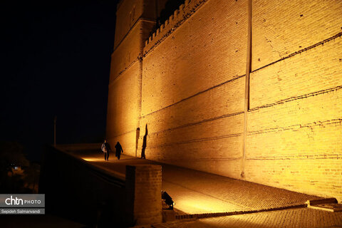 گشت خبرنگاران داخلی و خارجی در قلعه و موزه شوش