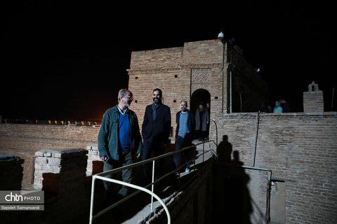 گشت خبرنگاران داخلی و خارجی در قلعه و موزه شوش