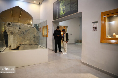 گشت خبرنگاران داخلی و خارجی در قلعه و موزه شوش