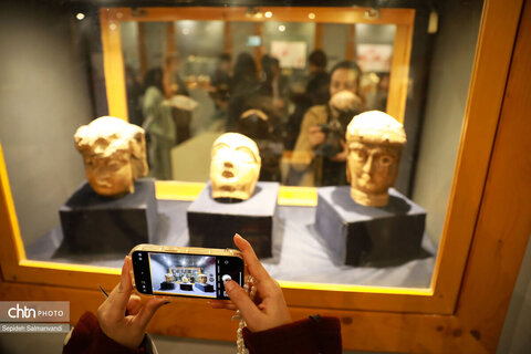 گشت خبرنگاران داخلی و خارجی در قلعه و موزه شوش