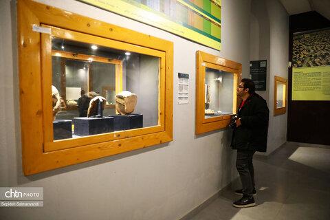 گشت خبرنگاران داخلی و خارجی در قلعه و موزه شوش