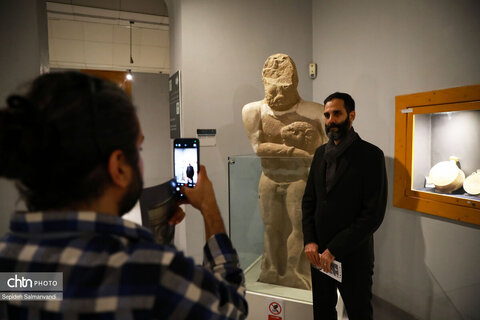 گشت خبرنگاران داخلی و خارجی در قلعه و موزه شوش