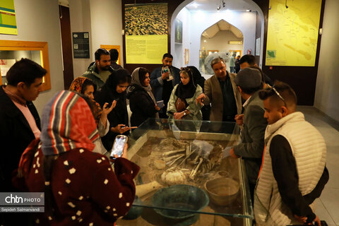 گشت خبرنگاران داخلی و خارجی در قلعه و موزه شوش