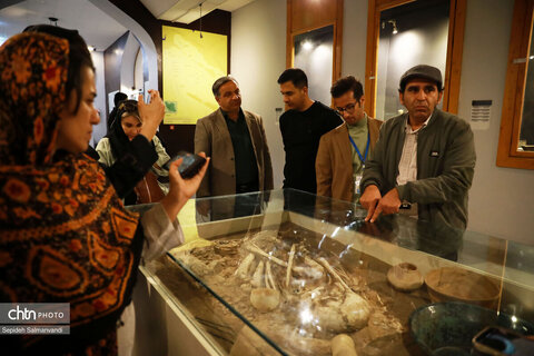 گشت خبرنگاران داخلی و خارجی در قلعه و موزه شوش