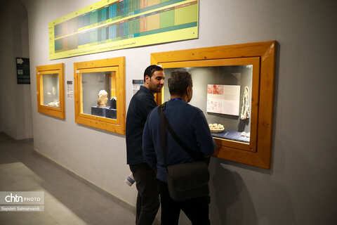 گشت خبرنگاران داخلی و خارجی در قلعه و موزه شوش