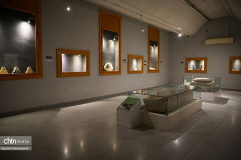 گشت خبرنگاران داخلی و خارجی در قلعه و موزه شوش