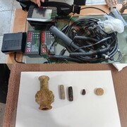 کشف‌وضبط اشیای تاریخی و یک دستگاه فلزیاب از حفار غیرمجاز در آبدانان ایلام