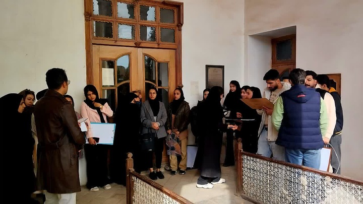 بازدید علمی دانشجویان معماری دانشگاه آزاد اسلامی خمین از قلعه تاریخی و موزه مردم‌شناسی