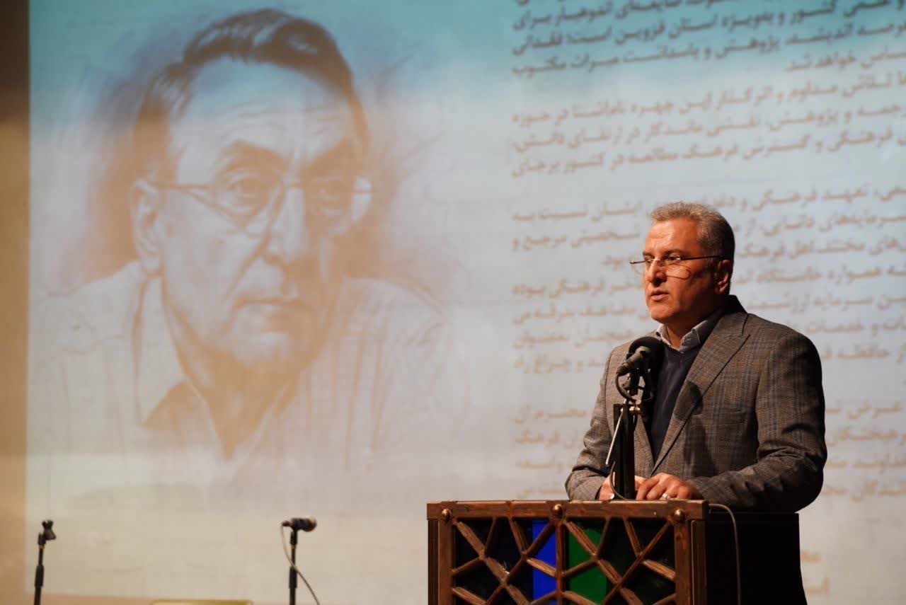 آیین یادبود زنده‌یاد کامران فانی در قزوین برگزار شد/ «مکتب قزوین» مجموعه‌ای جامع از علوم، فنون، هنرها و سرمایه‌های انسانی را در بر می‌گیرد