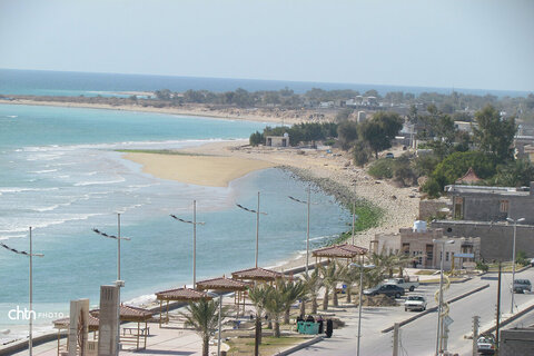 سیراف، بندری خاموش اما پر غرور است که هر موجش داستانی از سفر، تجارت و شکوه کهن را زمزمه می‌کند.