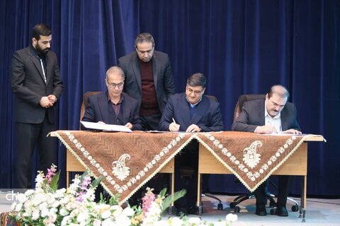 تفاهم‌نامه سرمایه‌گذاری گردشگری در شهرکرد امضا شد