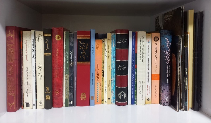 اهدای مجموعه‌ای ماندگار از کتاب‌های مرجع باشتان‌شناسی و هنر به میراث‌فرهنگی عجب‌شیر/ تداوم راه علمی یک خادم میراث فرهنگی