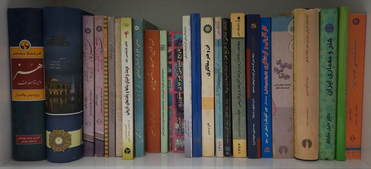 اهدای مجموعه‌ای ماندگار از کتاب‌های مرجع باشتان‌شناسی و هنر به میراث‌فرهنگی عجب‌شیر/ تداوم راه علمی یک خادم میراث فرهنگی