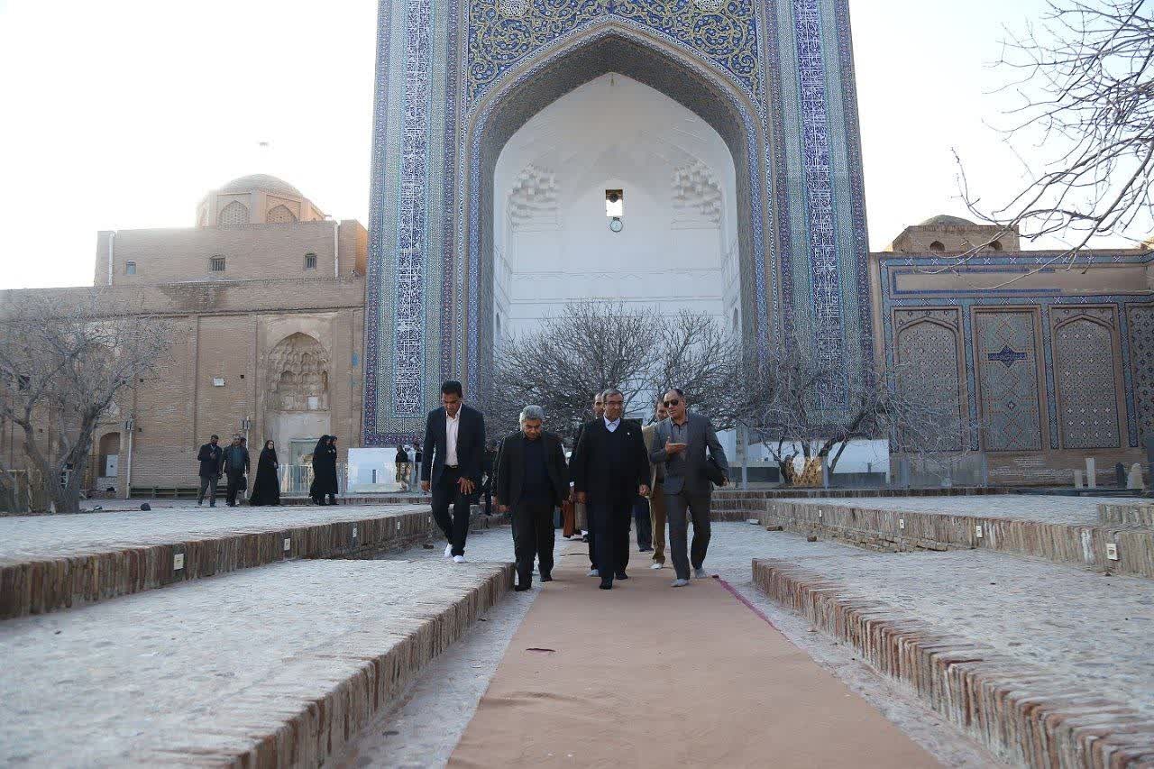 استاندار خراسان رضوی از مزار شیخالاسلام احمد جامی بازدید کرد