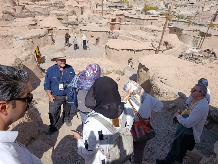 ورود بیش از ۳۷۰ گردشگر خارجی در فصل پاییز به استان خراسان جنوبی