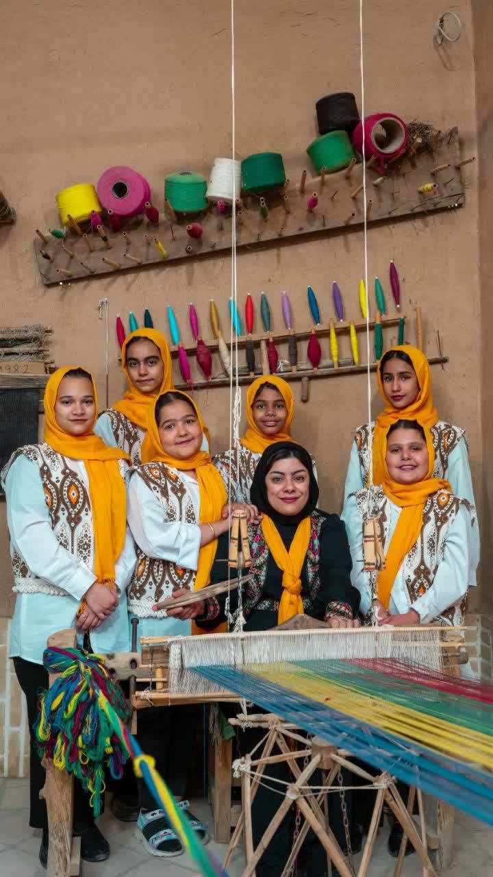 هنر کاربافی، بخشی از هویت و زندگی من است