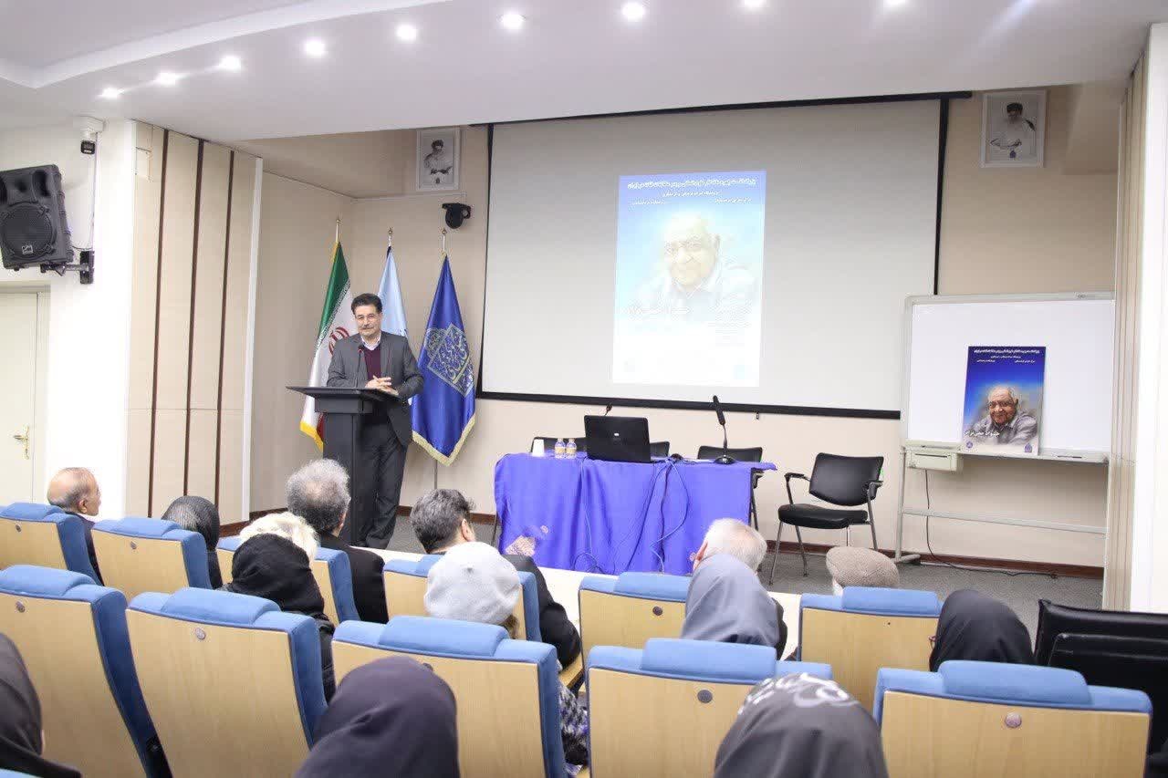 استاد صفینژاد با آثار علمی خود فراتر از مرزهای ایران رفت