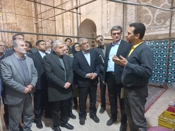 پایش میدانی قلب تاریخی یزد/ تاکید وزیر میراث‌فرهنگی بر صیانت از بازارها، بافت تاریخی و حصار جهانی شهر