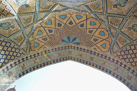 مسجد دارالاحسان سنندج، یادگاری از دوران قاجاریه