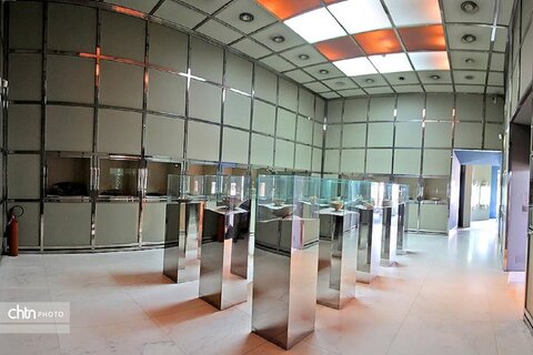 موزه آبگینه و سفالینه‌های ایران موزه تخصصی شیشه و سفال