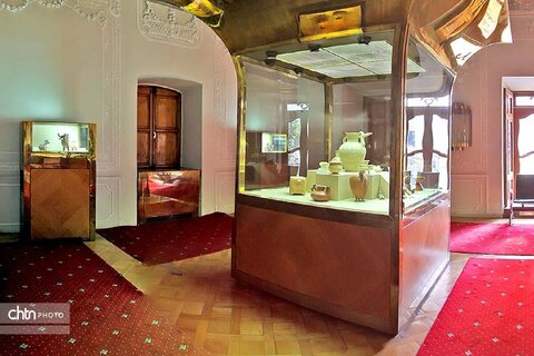 موزه آبگینه و سفالینه‌های ایران موزه تخصصی شیشه و سفال