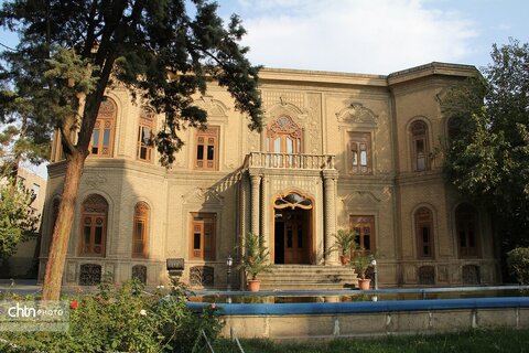 موزه آبگینه و سفالینه‌های ایران موزه تخصصی شیشه و سفال