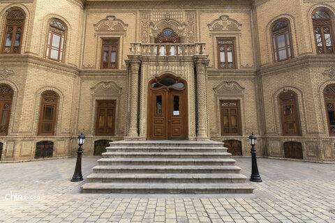 موزه آبگینه و سفالینه‌های ایران موزه تخصصی شیشه و سفال