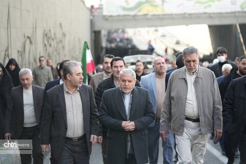 راهپیمایی «همبستگی ملی و تکریم صلح و دوستی»؛ تاکید وزیر میراث‌فرهنگی بر اتحاد ملت ایران در برابر تروریسم