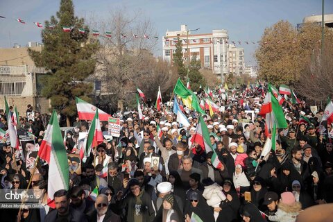 راهپیمایی پرشور مردم قم در محکومیت تروریست‌های آشوبگر