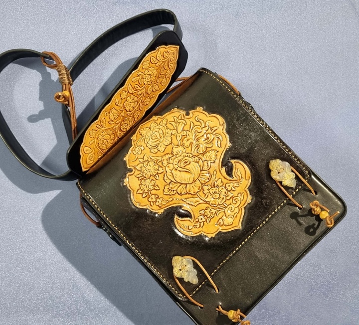 صدور و تمدید ۲۱۸ مجوز در رشته تولیدات چرم‌ دست‌دوز در خراسان جنوبی