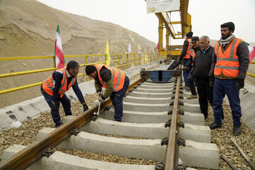 صدای سوت قطار در باند دوم راه آهن زنجان - قزوین