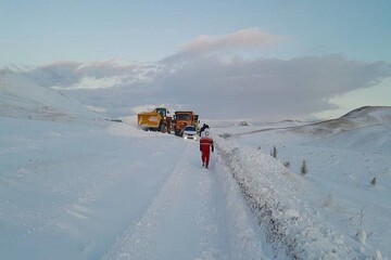 ارتفاع برف در برخی مناطق استان اردبیل به ۶۲ سانتی‌متر رسید/ آماده‌سازی پیست‌های اسکی سرعین برای برگزاری مسابقات اسکی و جشنواره زمستانی