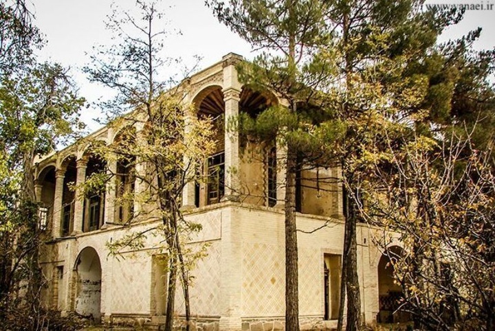 عمارت منصوری ملایر پس از ۳۴ سال تملک شد