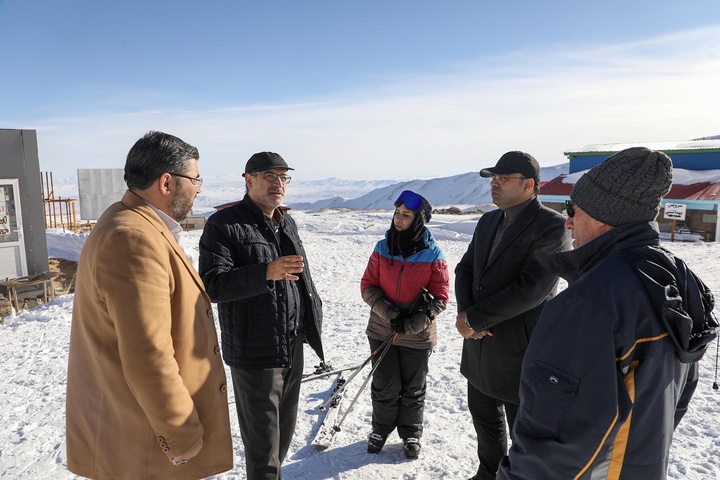 بازدید مدیرکل میراث‌فرهنگی استان اردبیل از روند آماده‌سازی پیست‌های اسکی برای جشنواره زمستانی