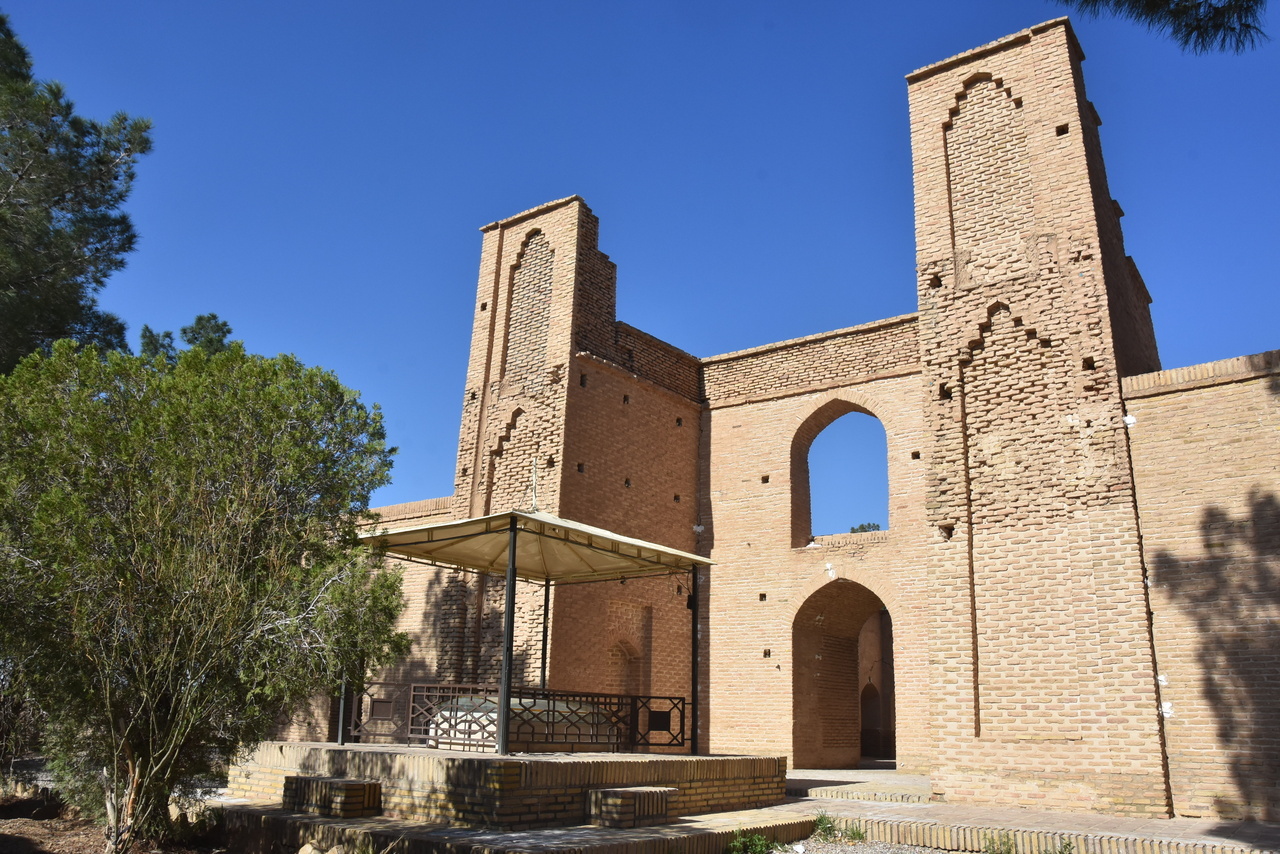 سرخه، دیار عارفان و بزرگان