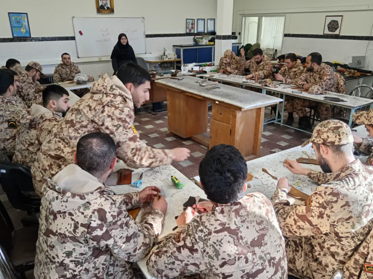 برگزاری دوره مهارتی چرم‌دوزی ویژه سربازان وظیفه 