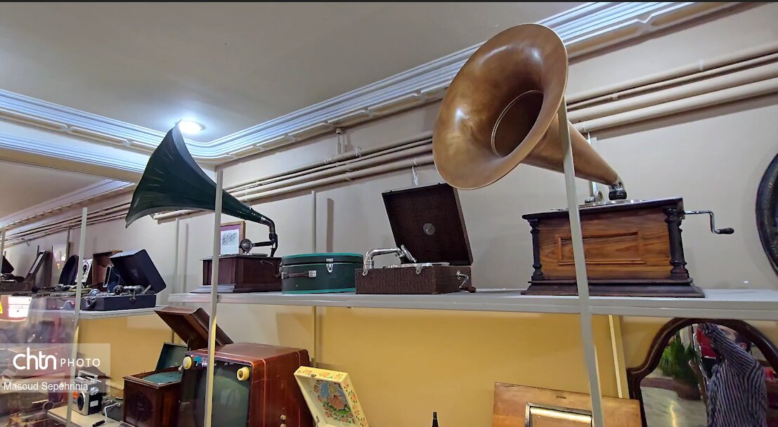 کافه موزه گرامافون در تبریز