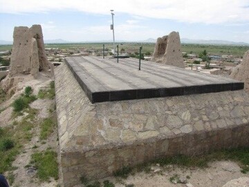 مرمت «تخت‌خلیل» نقش مهمی در جذب گردشگر به روستای کاج دارد