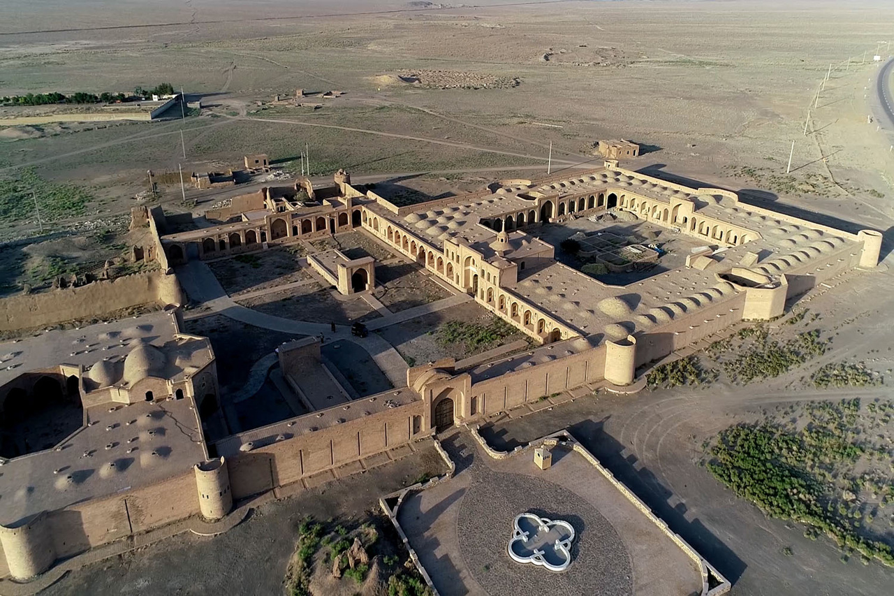 میامی، سرزمین کاروانسراهای ایران