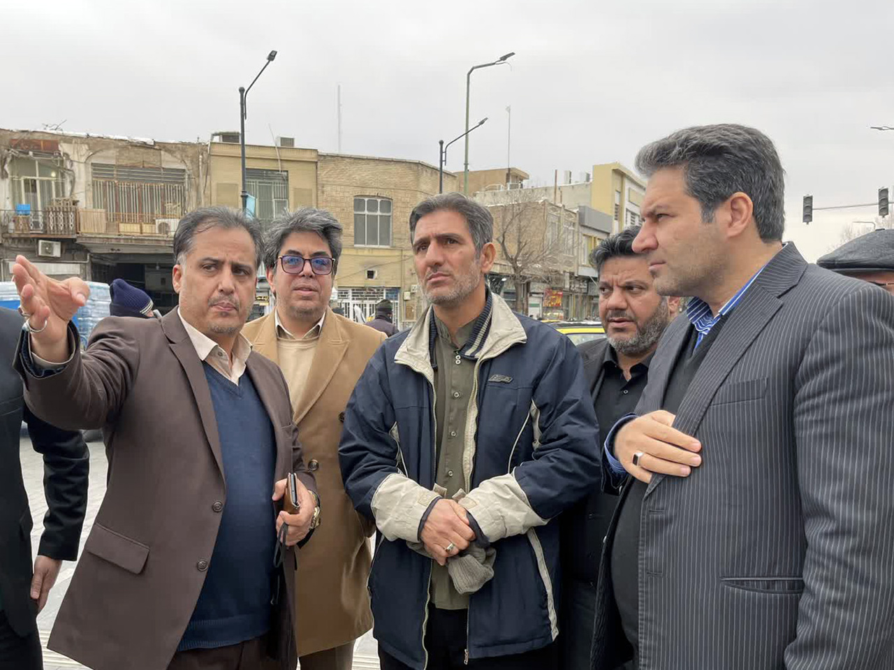 بازدید مشترک مدیرکل‌ میراث‌فرهنگی قم و مدیران شهرداری از طرح‌ سامان‌دهی چهارراه بازار قم