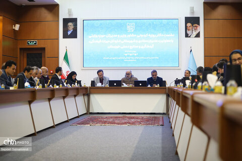 نشست مشاور وزیر و مدیرکل حوزه وزارتی با معاونین، مدیران ستادی و شهرستانی اداره‌کل میراث‌فرهنگی، گردشگری و صنایع‌دستی خوزستان