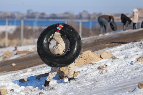 تیوپ سواری و تفریحات زمستانی در اردبیل